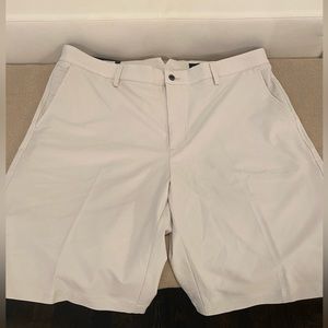 NWT Dunning men’s shorts. Size 38, in stone color. Performance stretch material